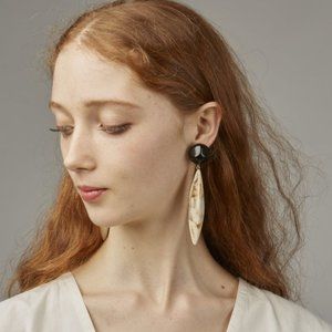 VELET Margot earrings in Ivory